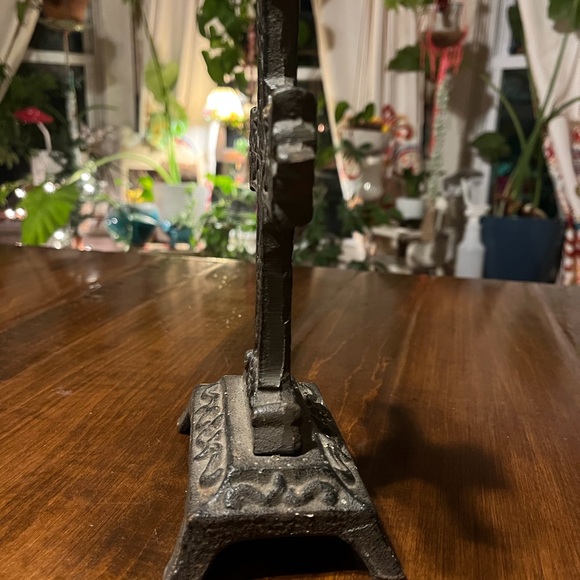 8”Decorative Black Cast Iron Cross - Picture 8 of 8